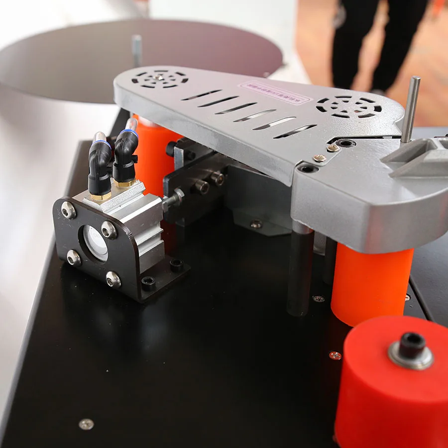 Factory Supply Mini Portable PVC Edge Banding Machine for Woodworking - Image 3