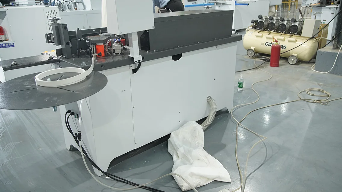 Aluminum-Wood Universal Edge Banding Machine for MDF Panel – Full Range - Image 3